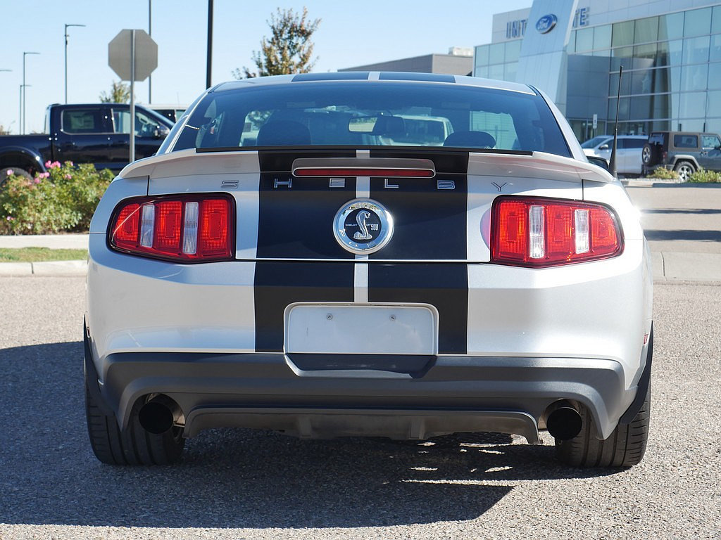 Used 2010 Ford Mustang Shelby GT500 RWD image 5