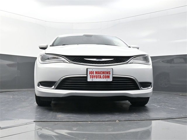 Used 2016 Chrysler 200 Limited image 28