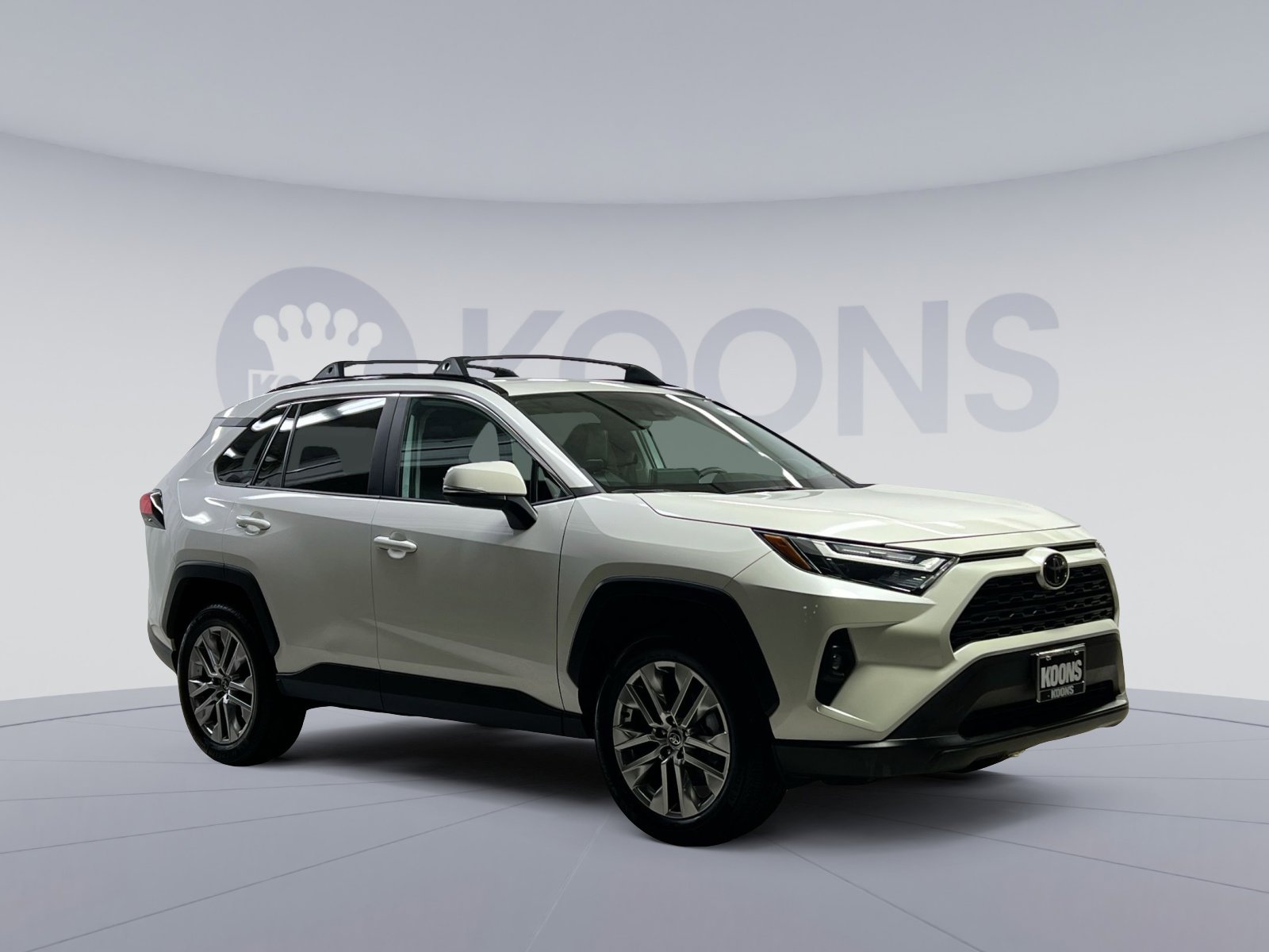 Used 2022 Toyota RAV4 XLE Premium image 14
