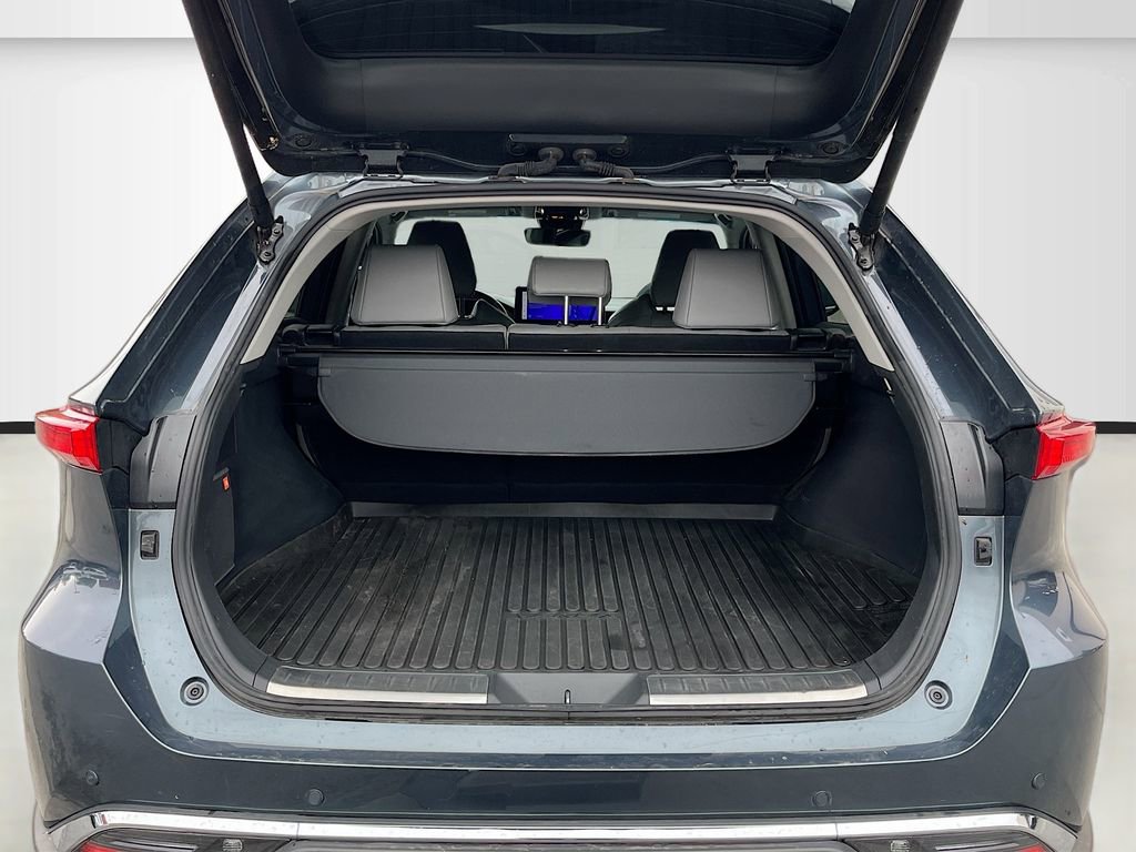 Used 2024 Toyota Venza XLE image 27