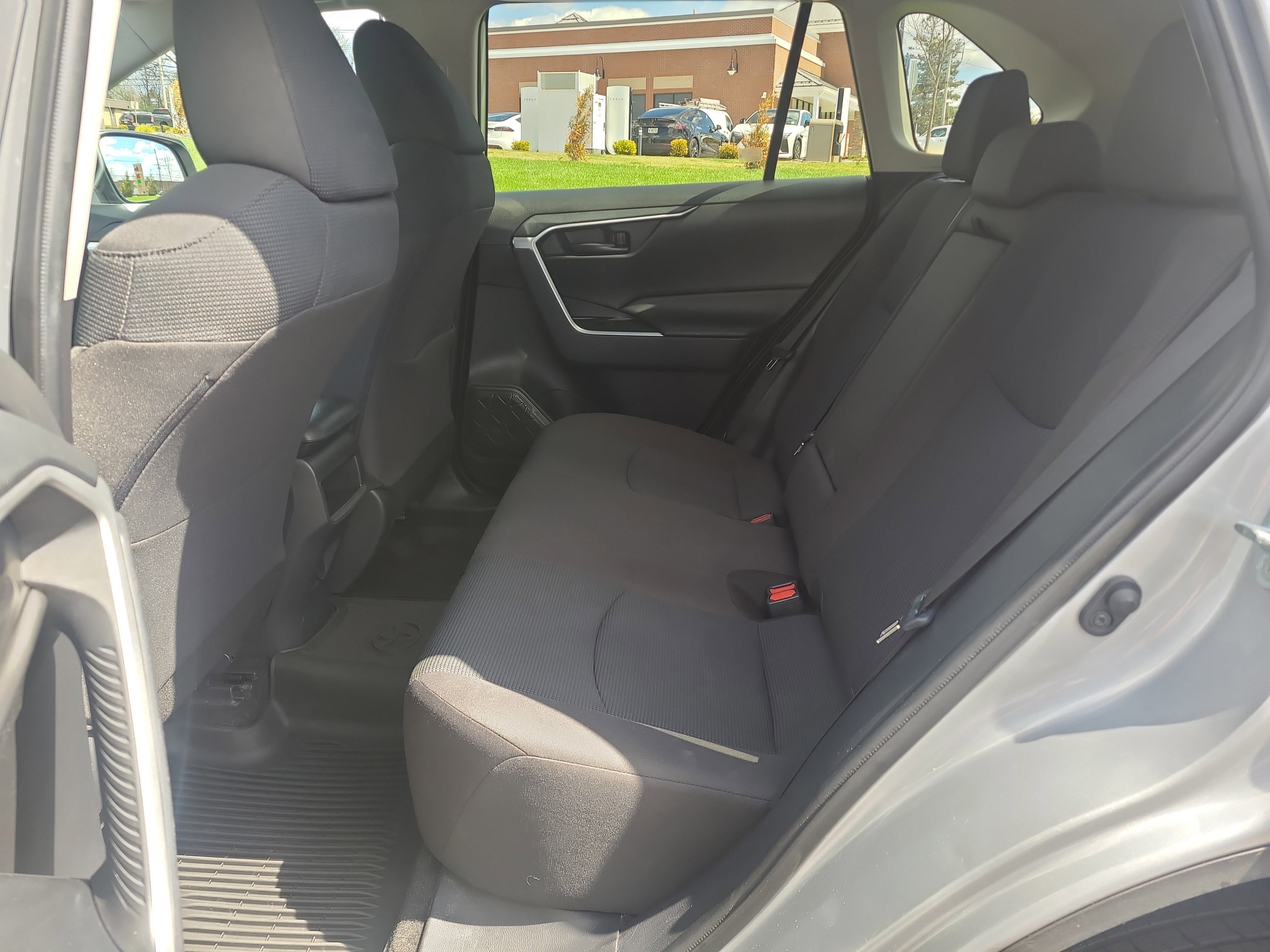 Certified 2021 Toyota RAV4 LE image 27