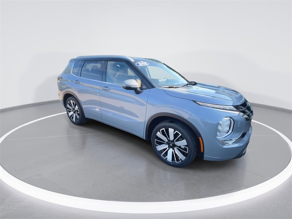 New 2025 Mitsubishi Outlander SEL image 2