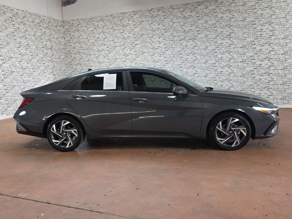 Certified 2024 Hyundai Elantra Limited image 6
