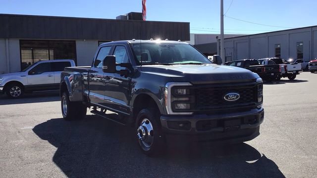 New 2026 Ford F350 XL image 3
