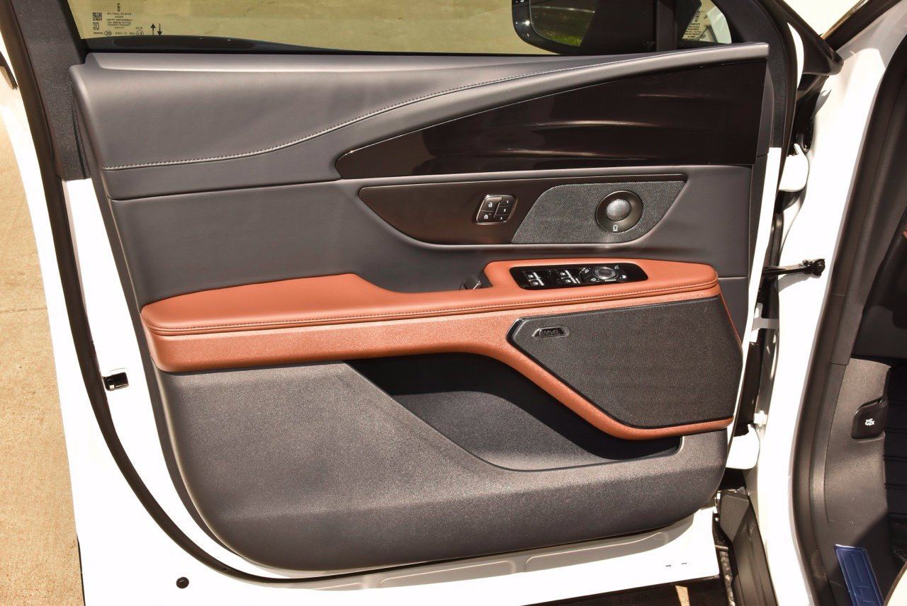 New 2026 Lincoln Nautilus Reserve AWD/4WD image 37