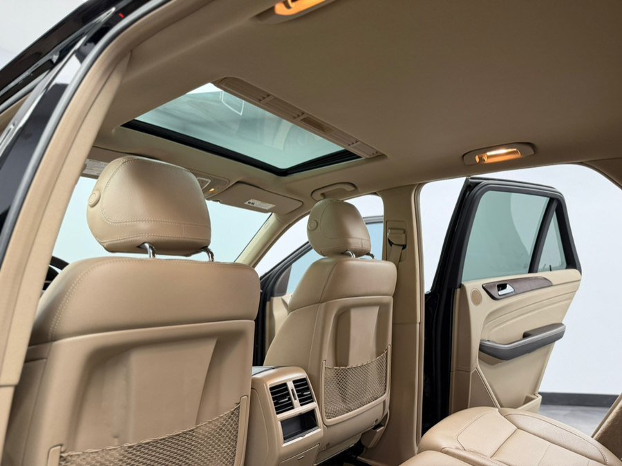 Used 2013 Mercedes-Benz ML 550 4MATIC image 40