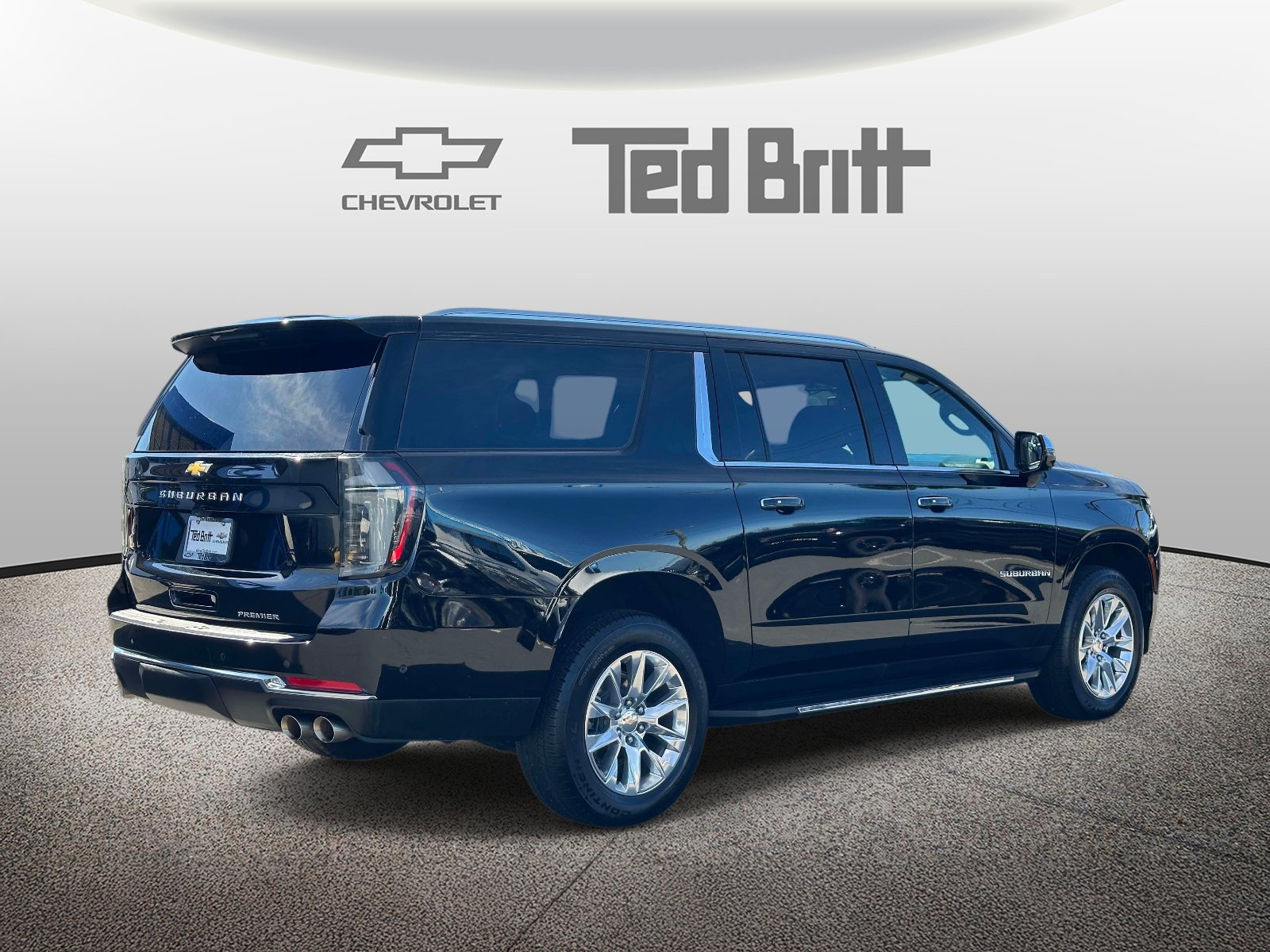 Used 2026 Chevrolet Suburban Premier AWD/4WD image 4
