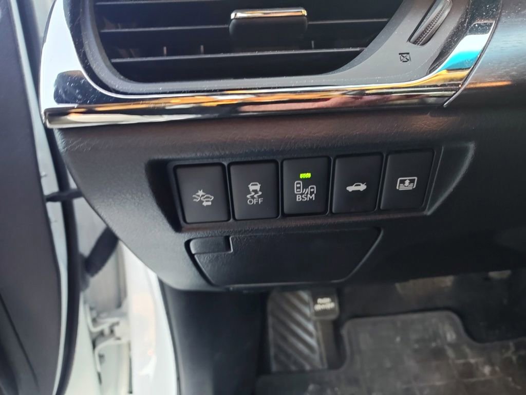 Used 2016 Toyota Avalon Limited w/ Protection Package FWD image 10
