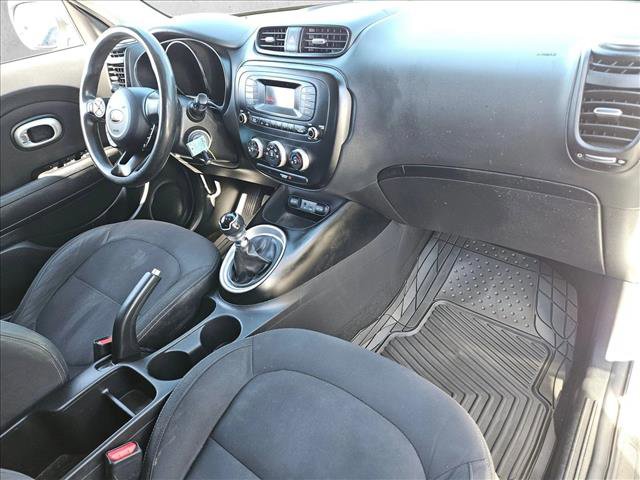 Used 2015 Kia Soul image 19