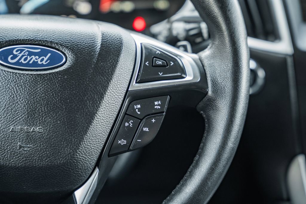 Used 2017 Ford Edge SEL w/ Equipment Group 201A image 26