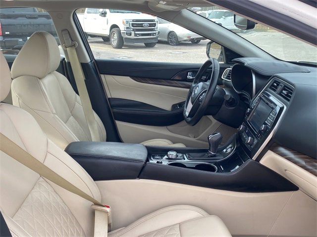 Used 2016 Nissan Maxima Platinum image 11