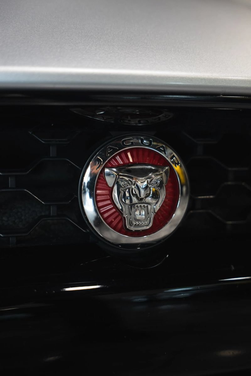 Used 2020 Jaguar F-TYPE Convertible RWD image 7