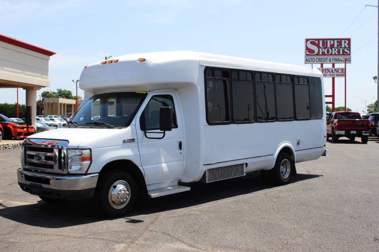 Used 2013 Ford E-450 and Econoline 450 Super Duty w/ Shuttle Bus Prep Pkg RWD image 7