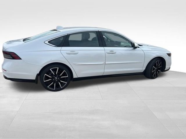 Used 2023 Honda Accord Touring image 9