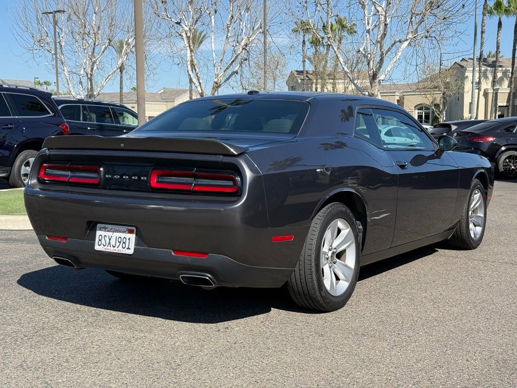 Used 2018 Dodge Challenger SXT image 7