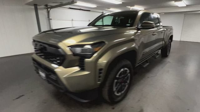 Used 2026 Toyota Tacoma TRD Sport w/ TRD Sport Upgrade Package AWD/4WD image 4