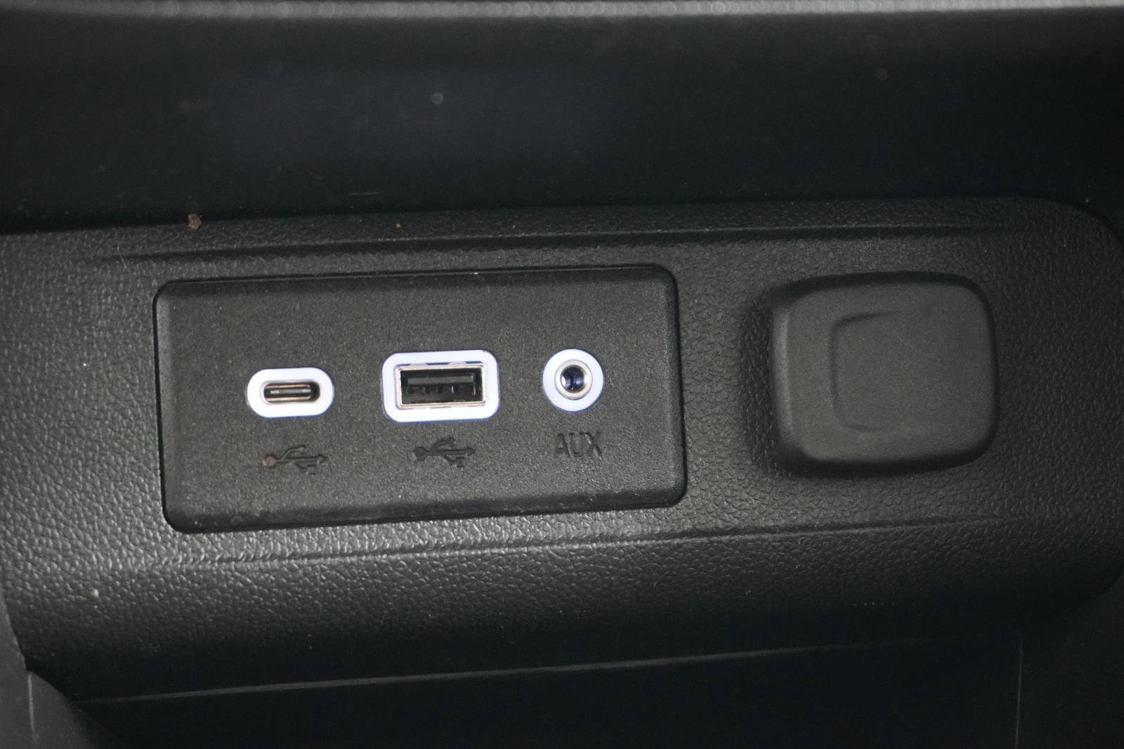 Used 2023 Buick Encore GX Preferred w/ Cold Weather Comfort Package image 26