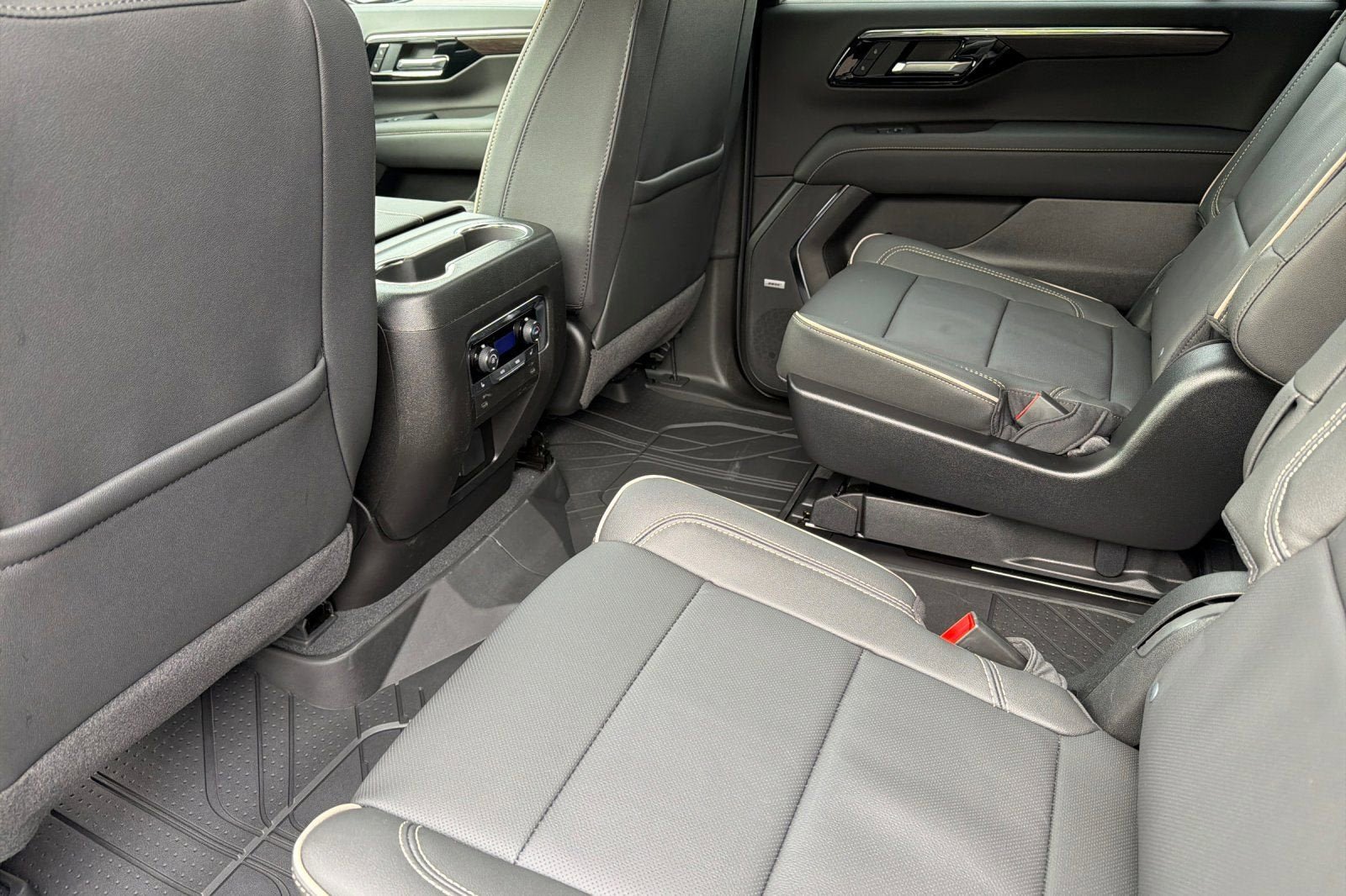 New 2026 Chevrolet Suburban Premier w/ Sun And Tow Package image 10