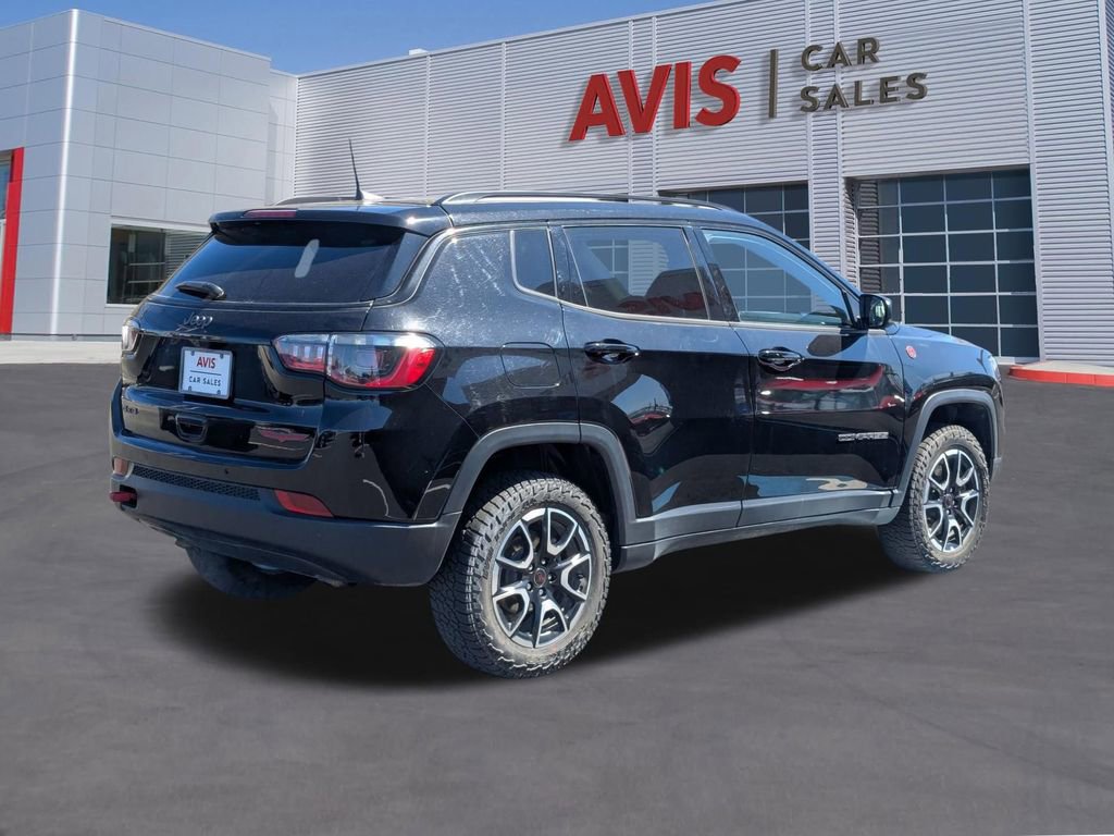 Used 2025 Jeep Compass Trailhawk AWD/4WD image 6