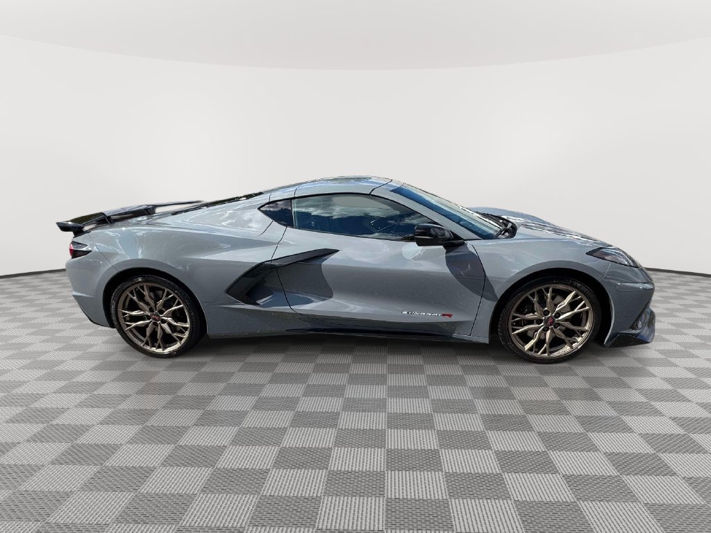 Used 2025 Chevrolet Corvette Stingray Preferred Cpe w/ Z51 Performance Package RWD image 7