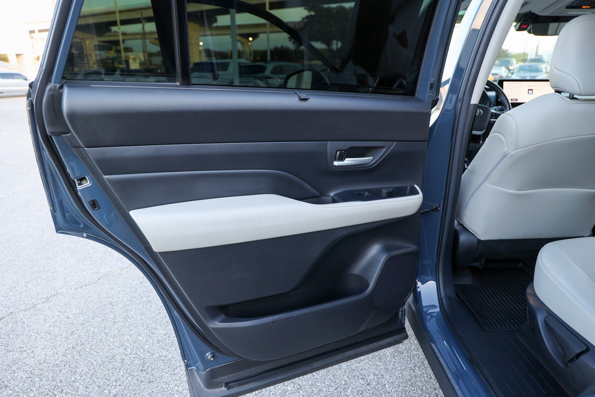Certified 2024 Toyota Grand Highlander FWD image 35