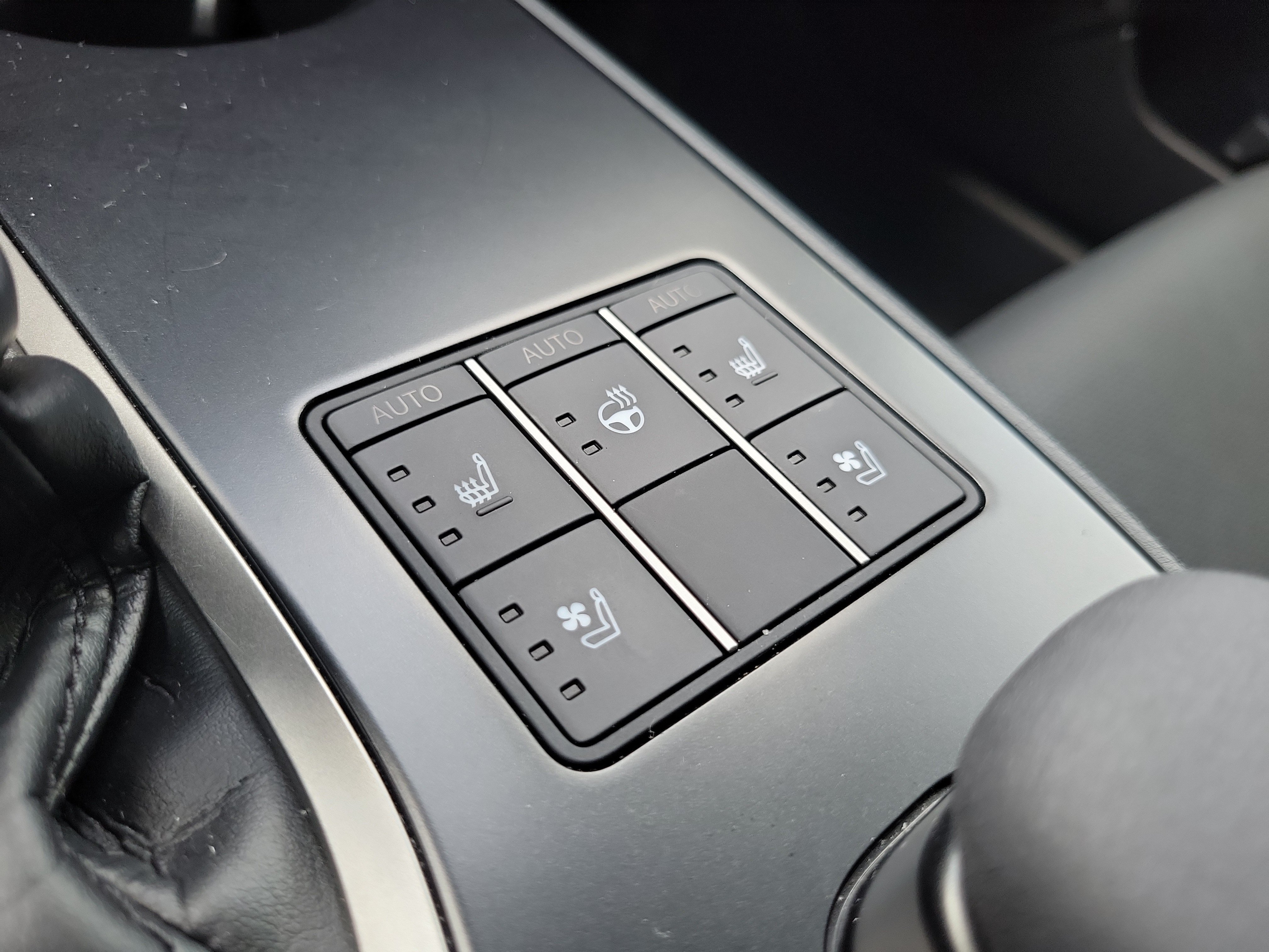 Used 2023 Lexus UX 250h FWD w/ Accessory Package (Z1) image 29