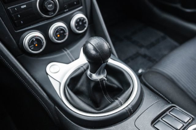 Used 2011 Nissan 370Z Touring w/ Sport Pkg image 10