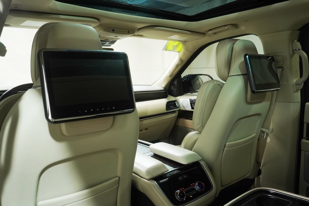 Used 2019 Lincoln Navigator L Reserve AWD/4WD image 21