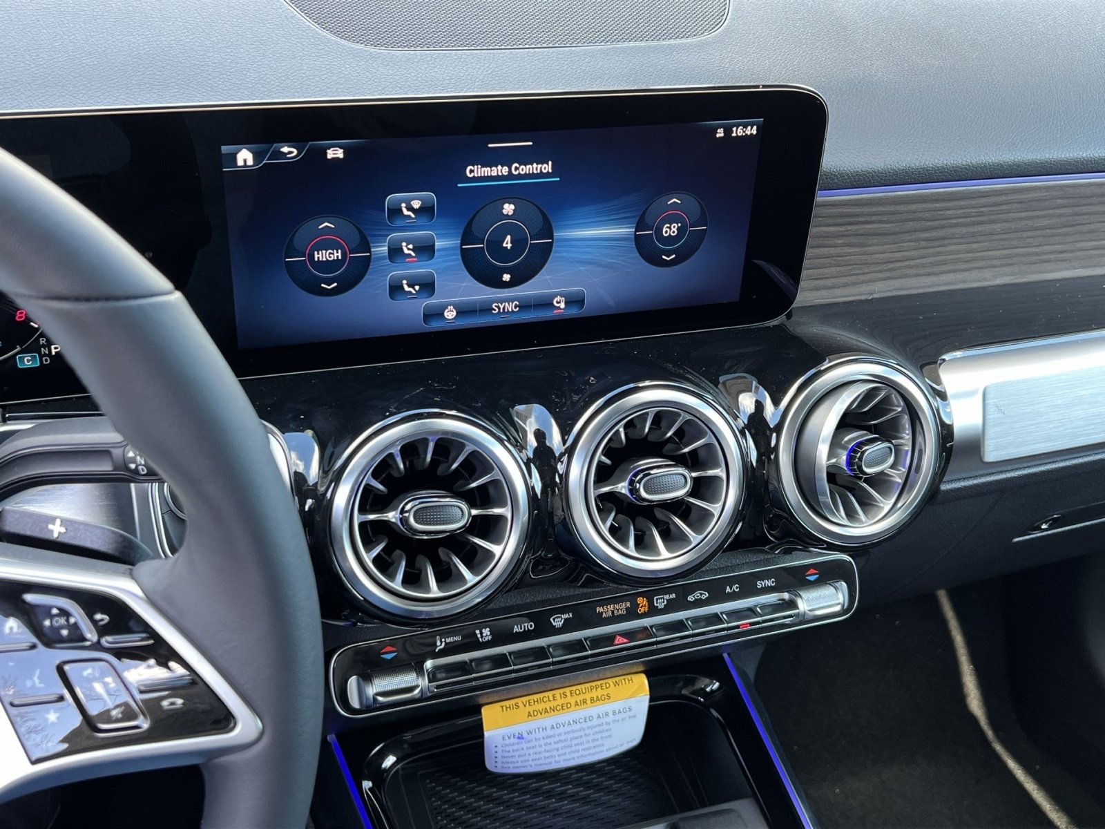 Certified 2026 Mercedes-Benz GLB 250 4MATIC image 19