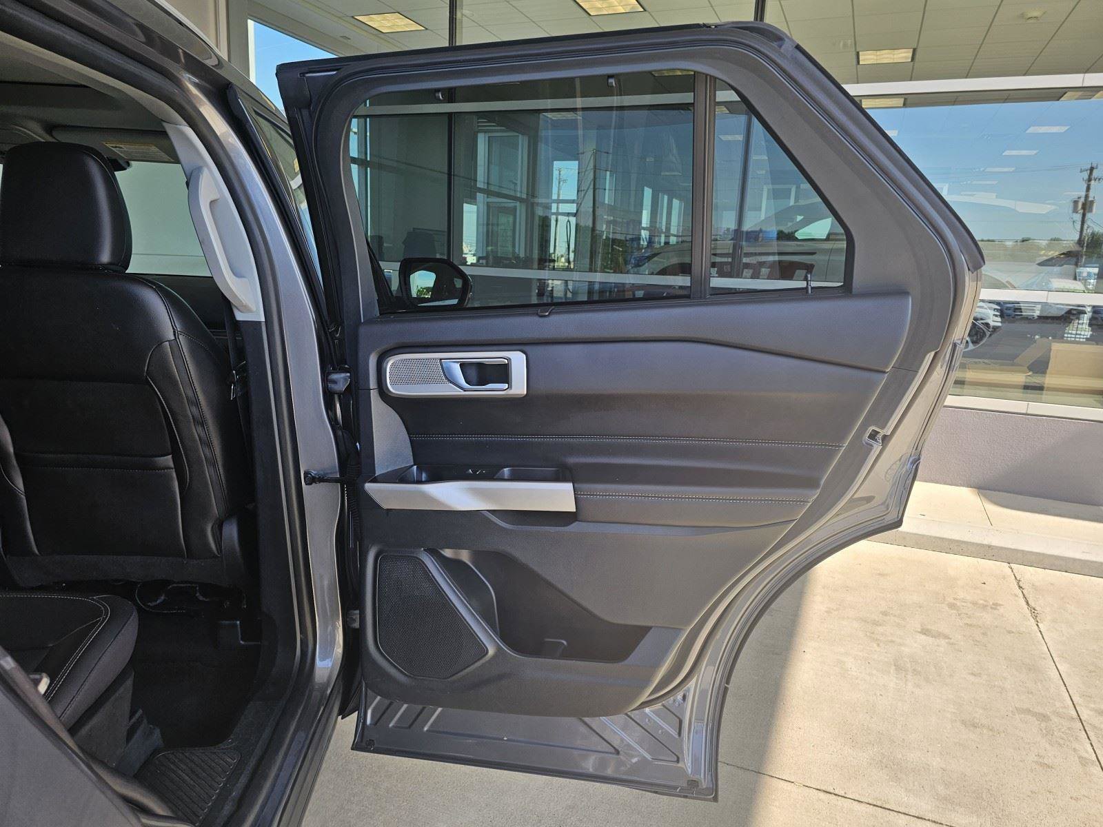 Used 2022 Ford Explorer Limited w/ Equipment Group 301A image 70