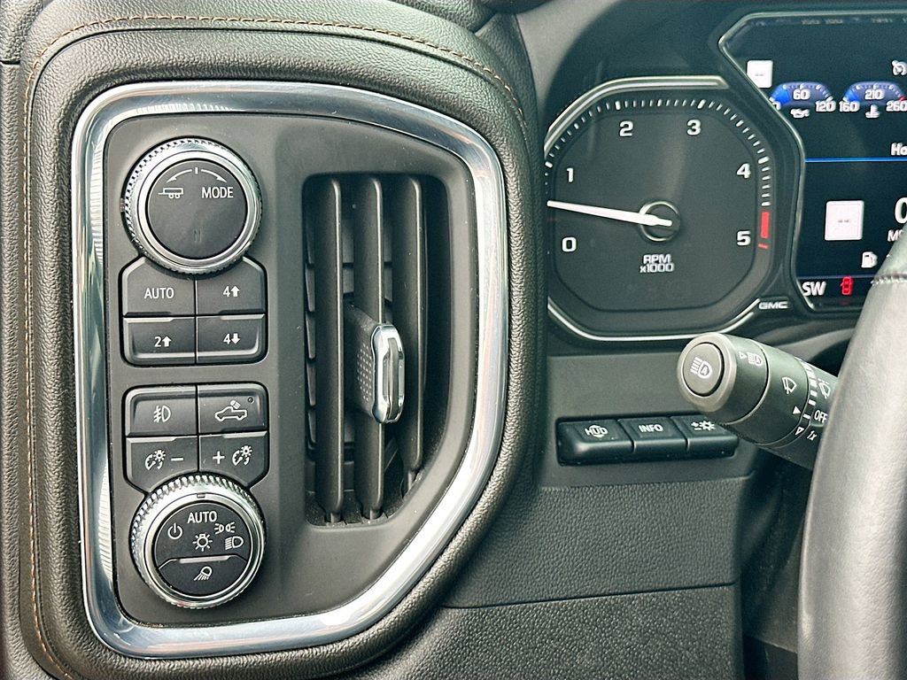 Used 2023 GMC Sierra 3500 AT4 w/ AT4 Premium Plus Package AWD/4WD image 10