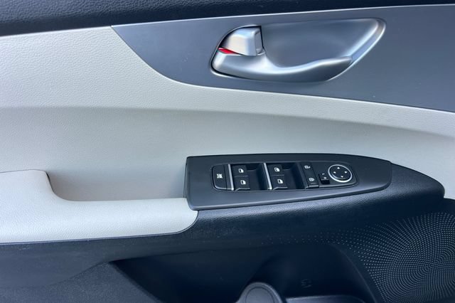 Used 2023 Kia Forte LXS FWD image 11