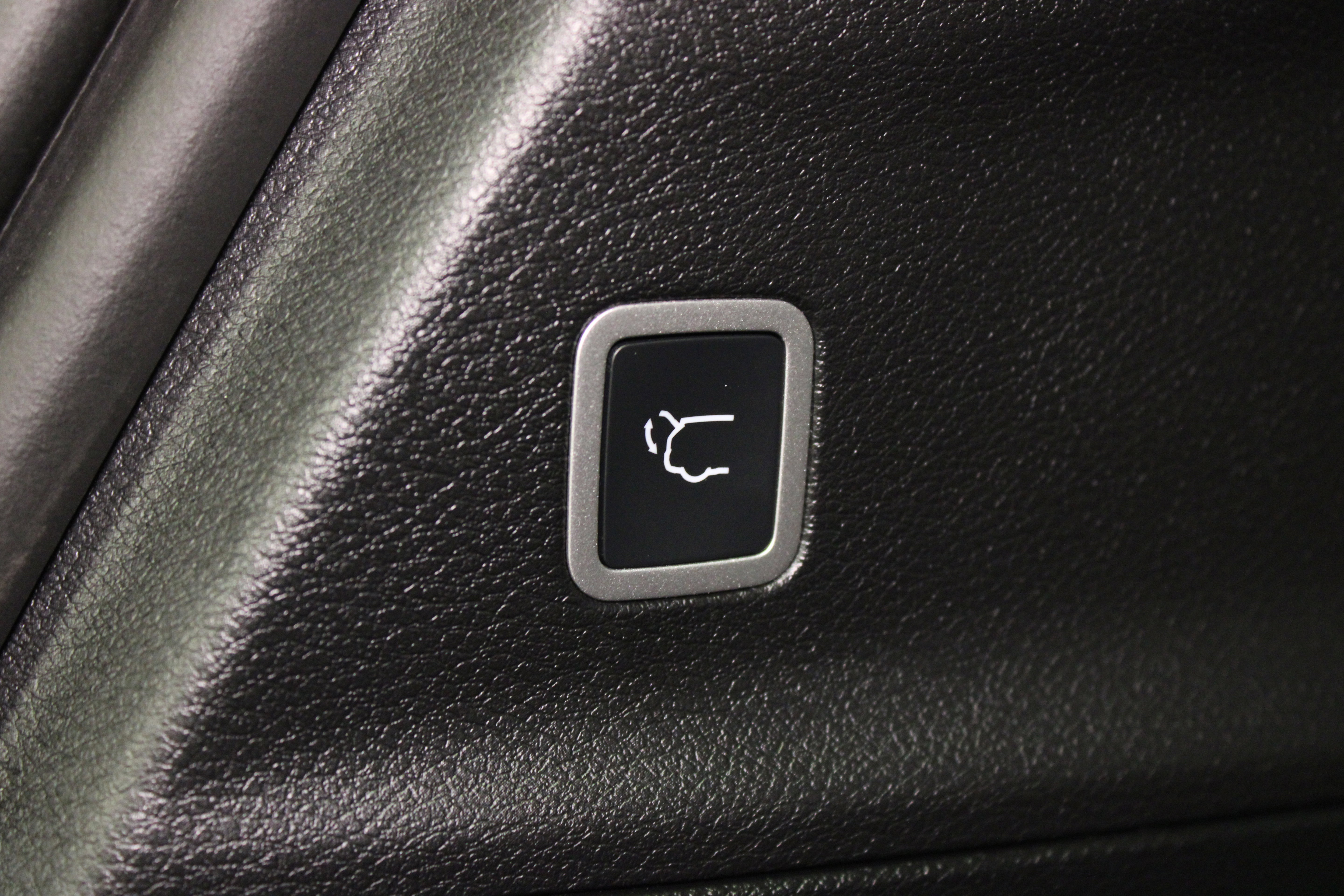 Used 2026 Chrysler Pacifica Limited w/ S Appearance Package FWD image 14