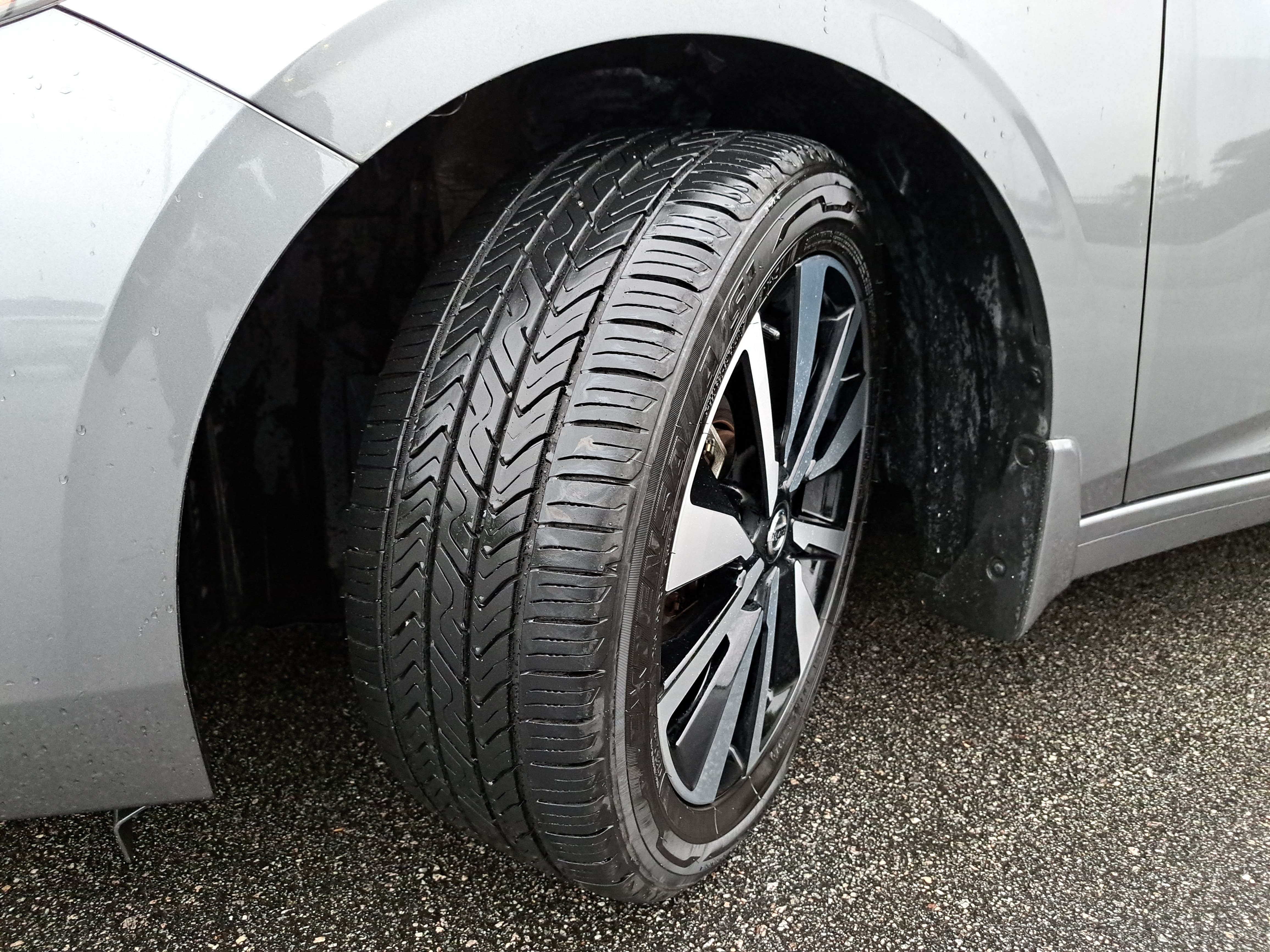 Used 2021 Nissan Sentra SV w/ SV Premium Package FWD image 30