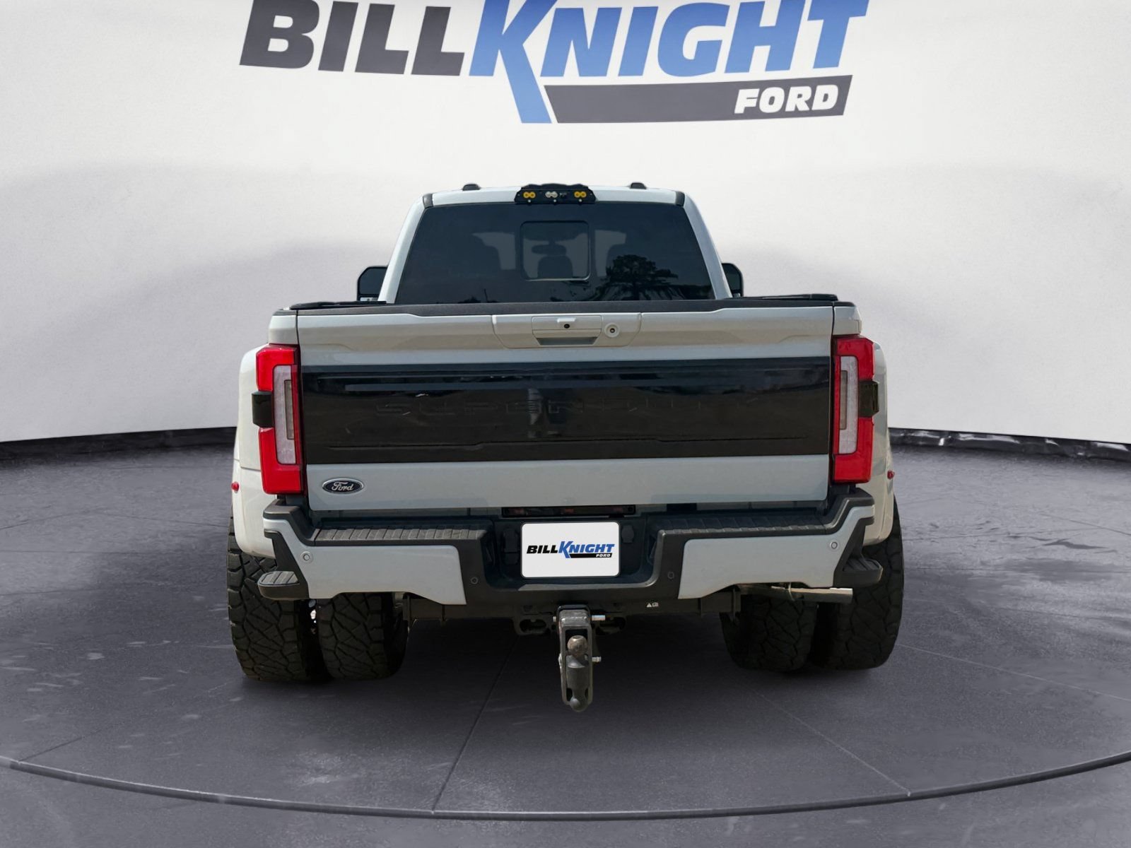Used 2025 Ford F450 Platinum w/ FX4 Off-Road Package AWD/4WD image 4