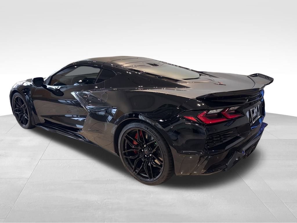 Used 2024 Chevrolet Corvette Z06 image 3