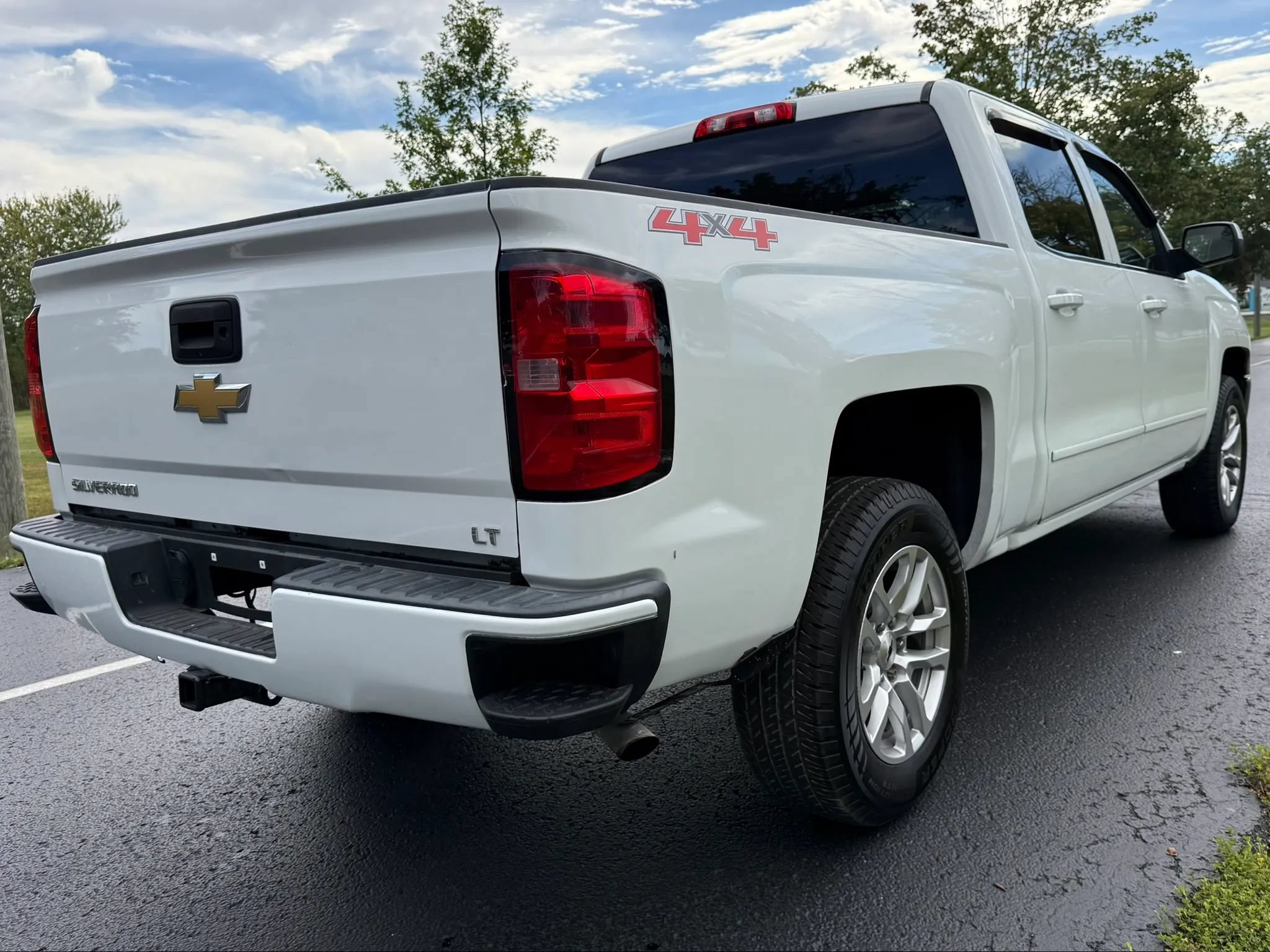 Used 2018 Chevrolet Silverado 1500 LT AWD/4WD image 9