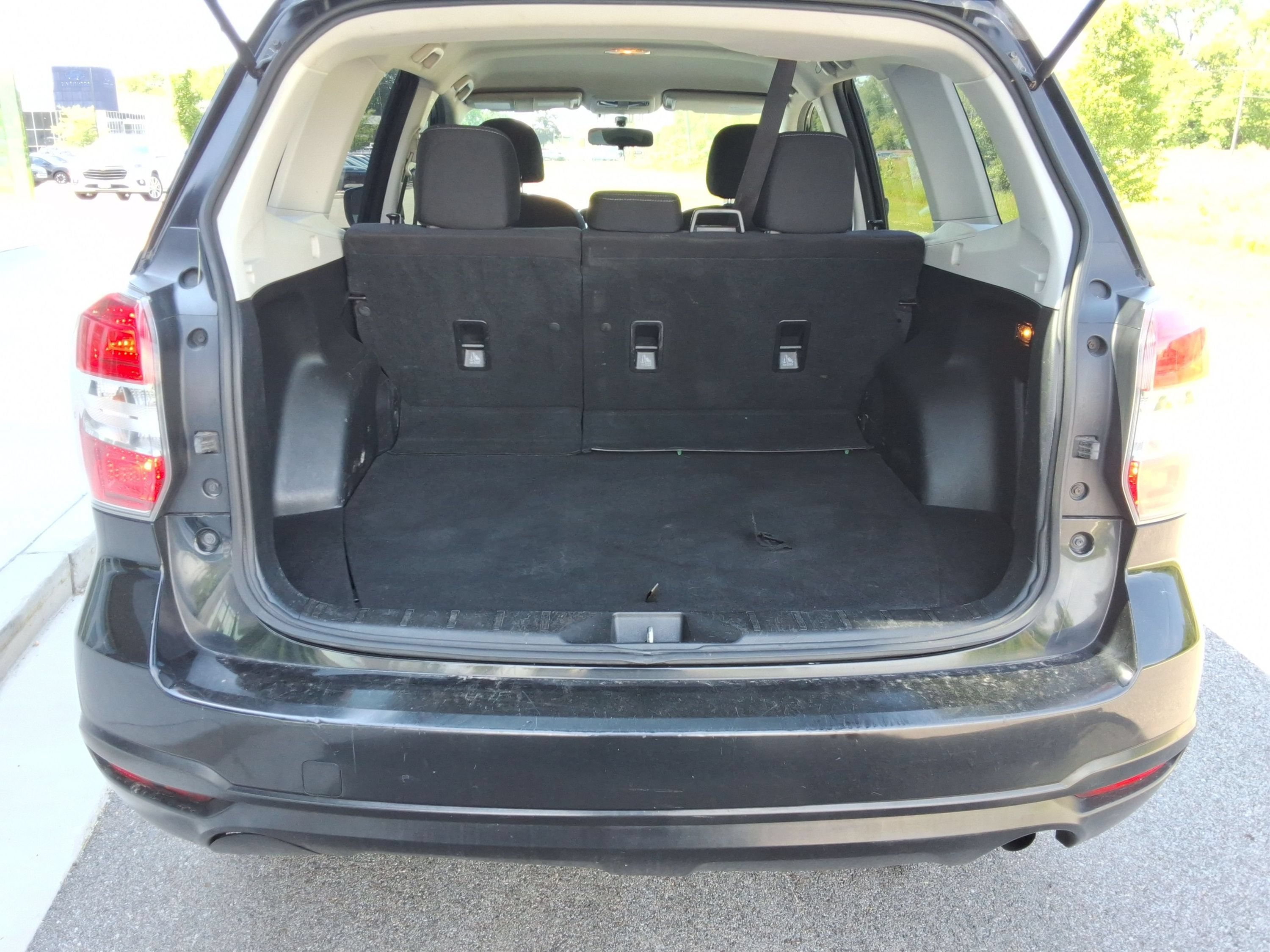 Used 2016 Subaru Forester 2.5i AWD/4WD image 30