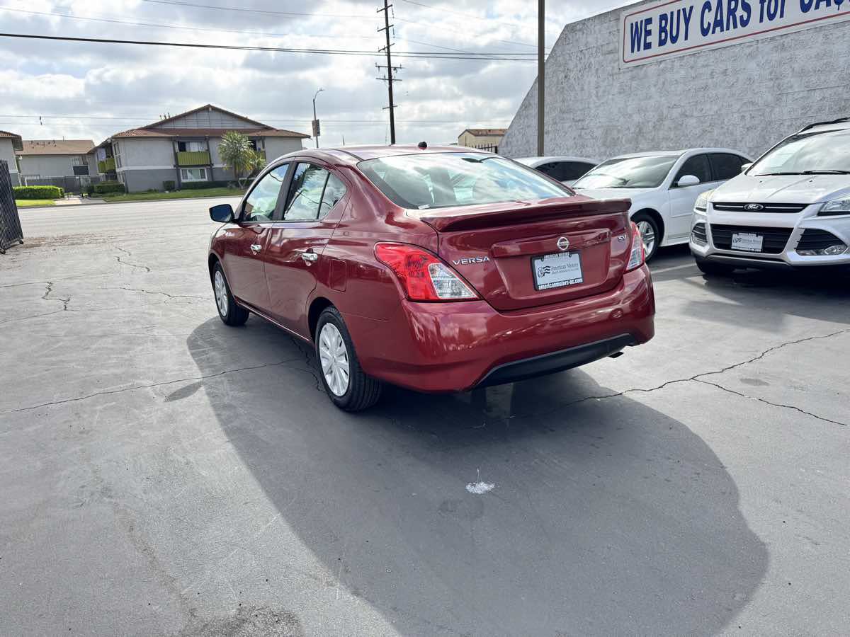 Used 2018 Nissan Versa SV FWD image 2