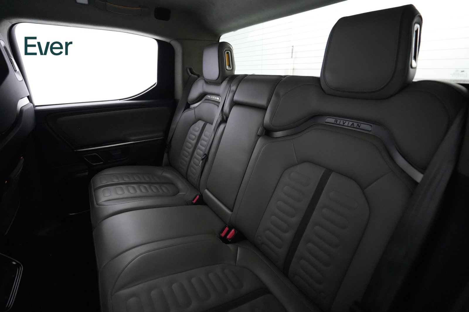 Used 2024 Rivian R1T Adventure Dual AWD/4WD image 24