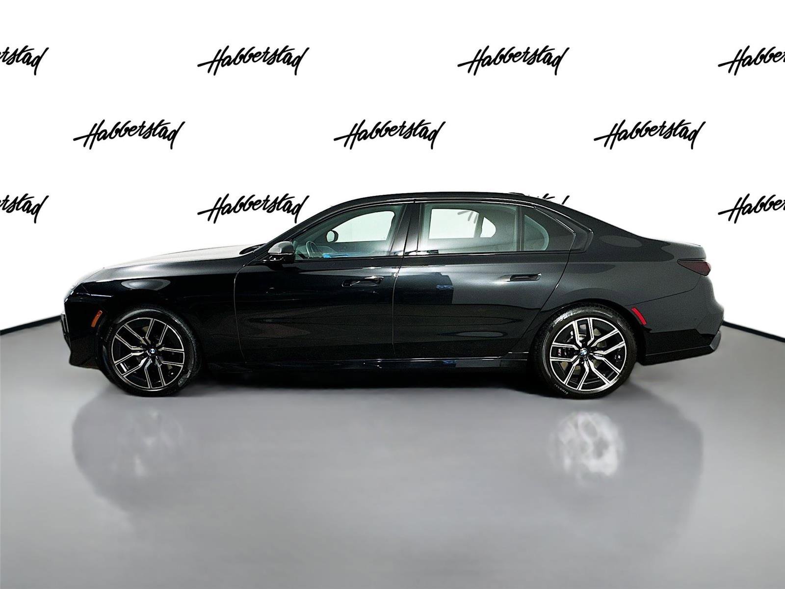 Used 2023 BMW 760i xDrive image 8