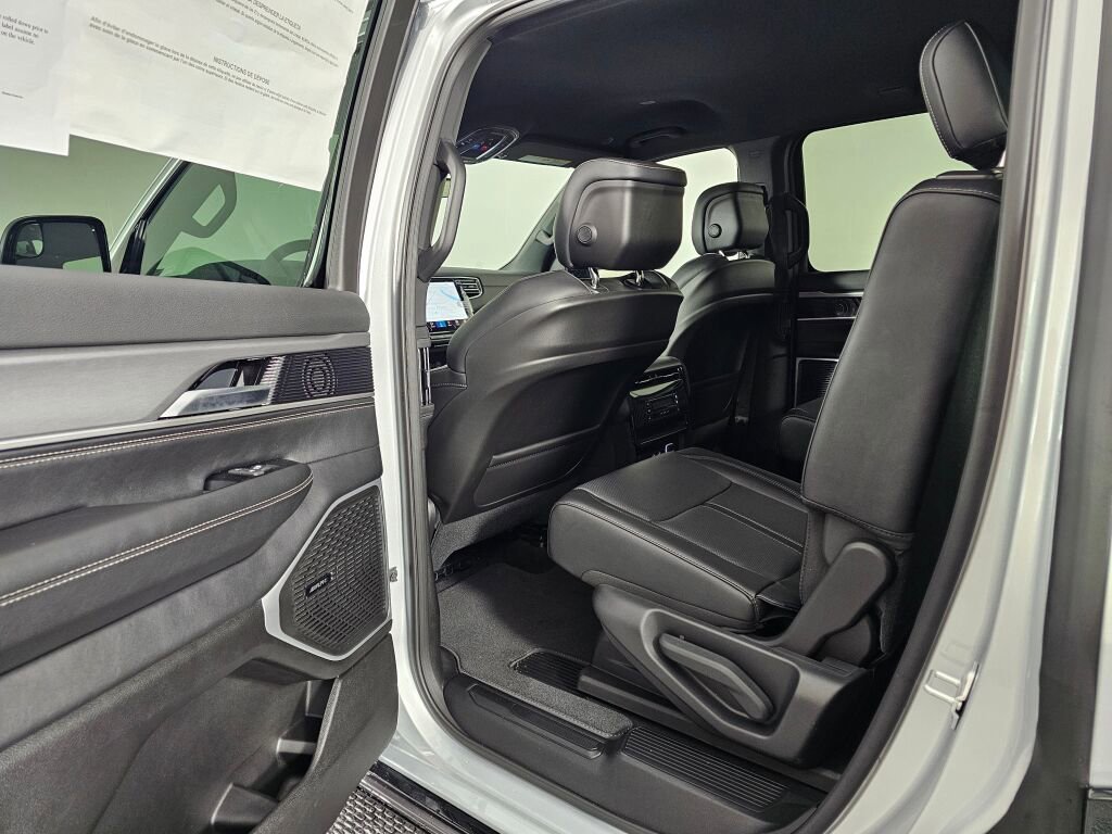 New 2026 Jeep Grand Wagoneer Limited AWD/4WD image 35