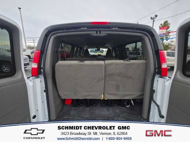Used 2025 Chevrolet Express 3500 LT w/ LT Preferred Equipment Group image 9