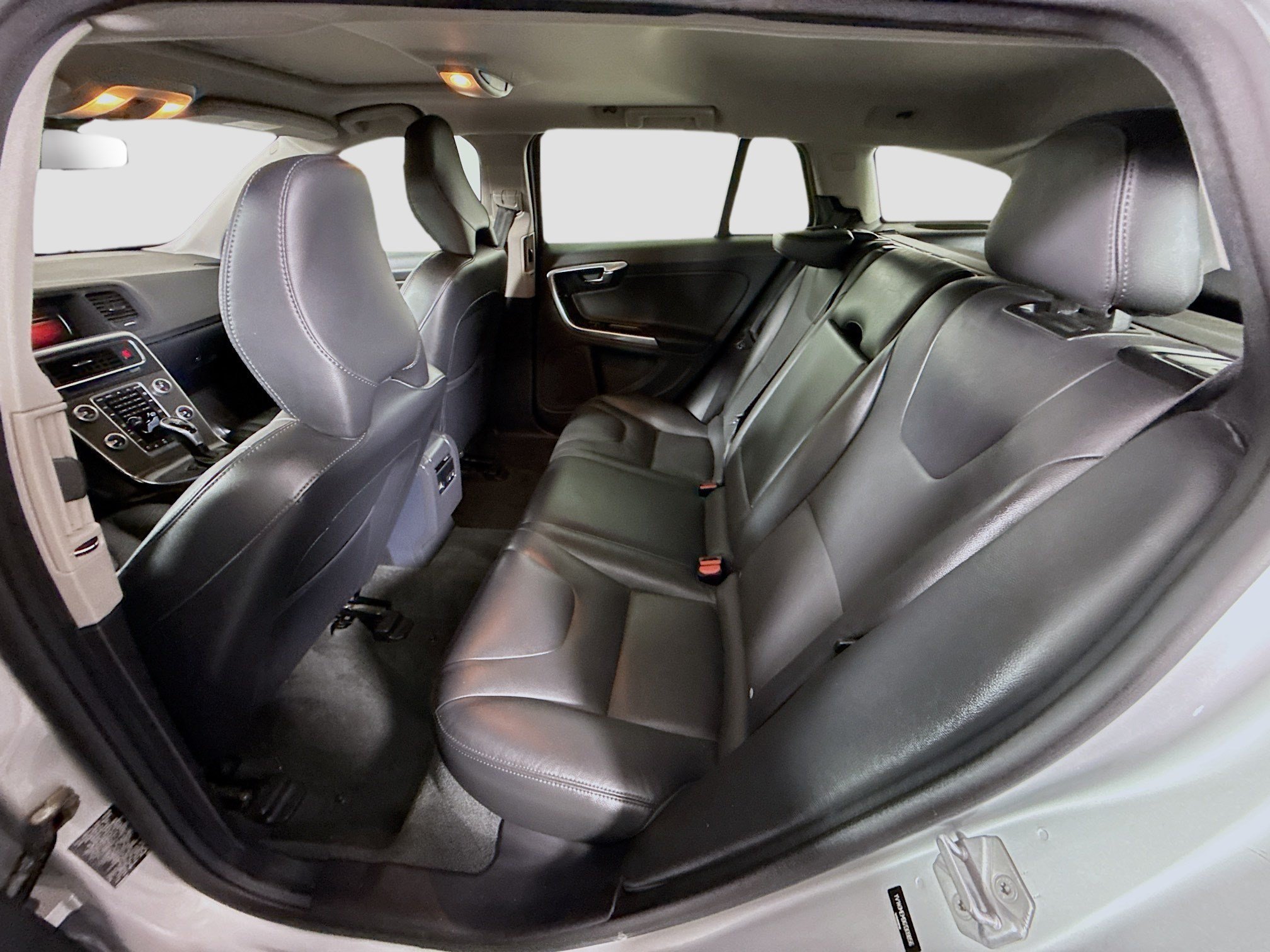 Used 2016 Volvo V60 T5 Platinum w/ Climate Package FWD image 25