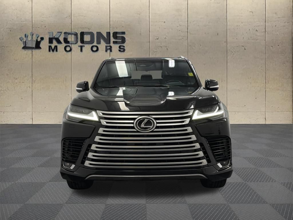 Used 2025 Lexus LX 600 4WD w/ Accessory Package (2T) image 3
