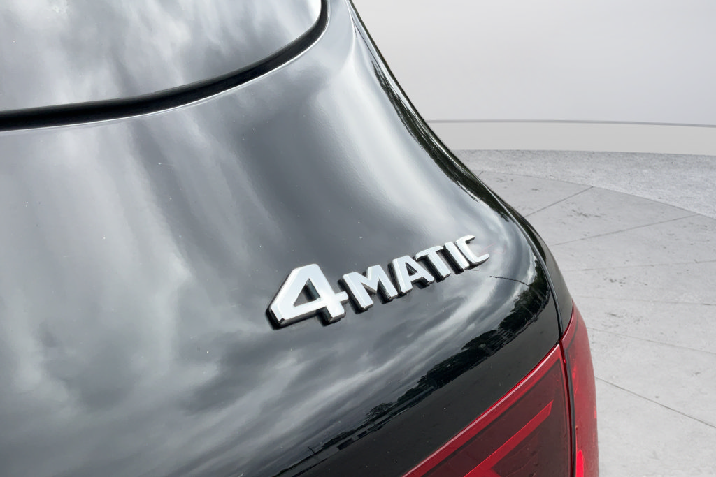 Used 2020 Mercedes-Benz GLC 300 4MATIC w/ Parking Assistance Package image 30