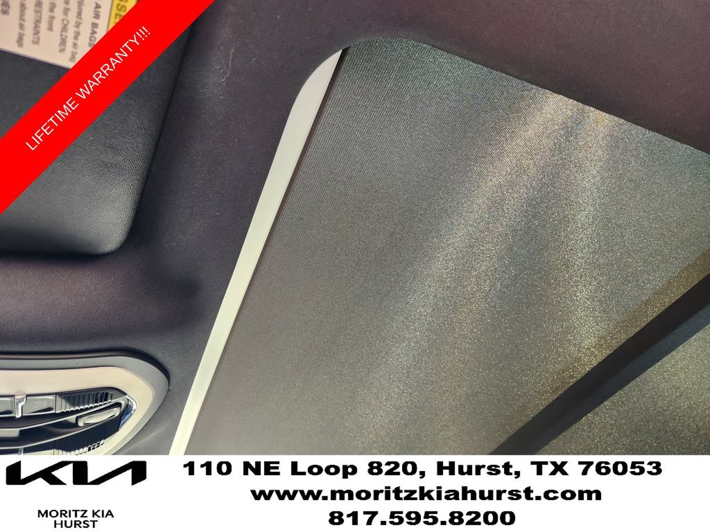 Used 2021 Porsche Macan AWD/4WD image 26
