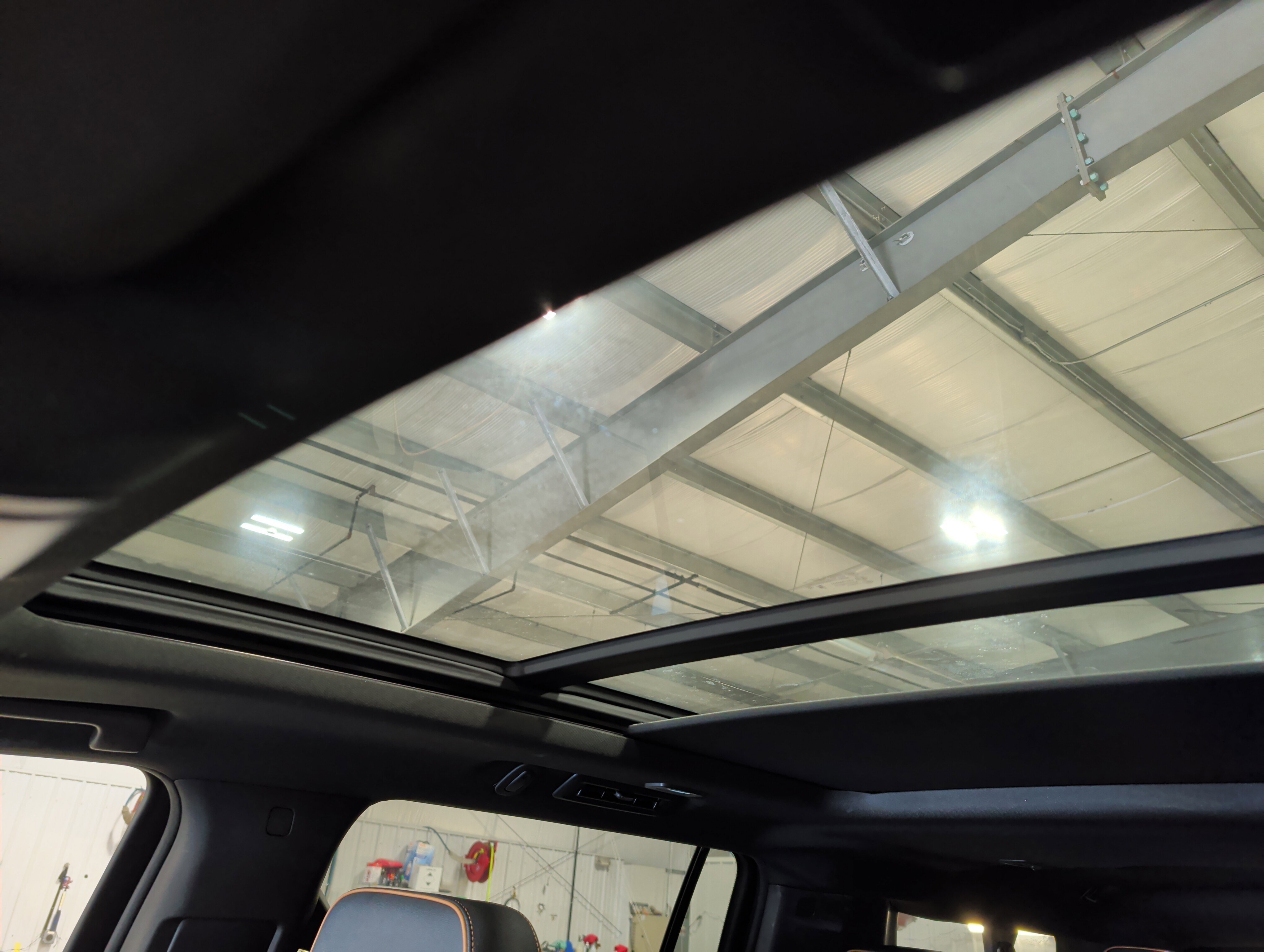 Used 2023 GMC Yukon XL AT4 w/ Technology Package image 16