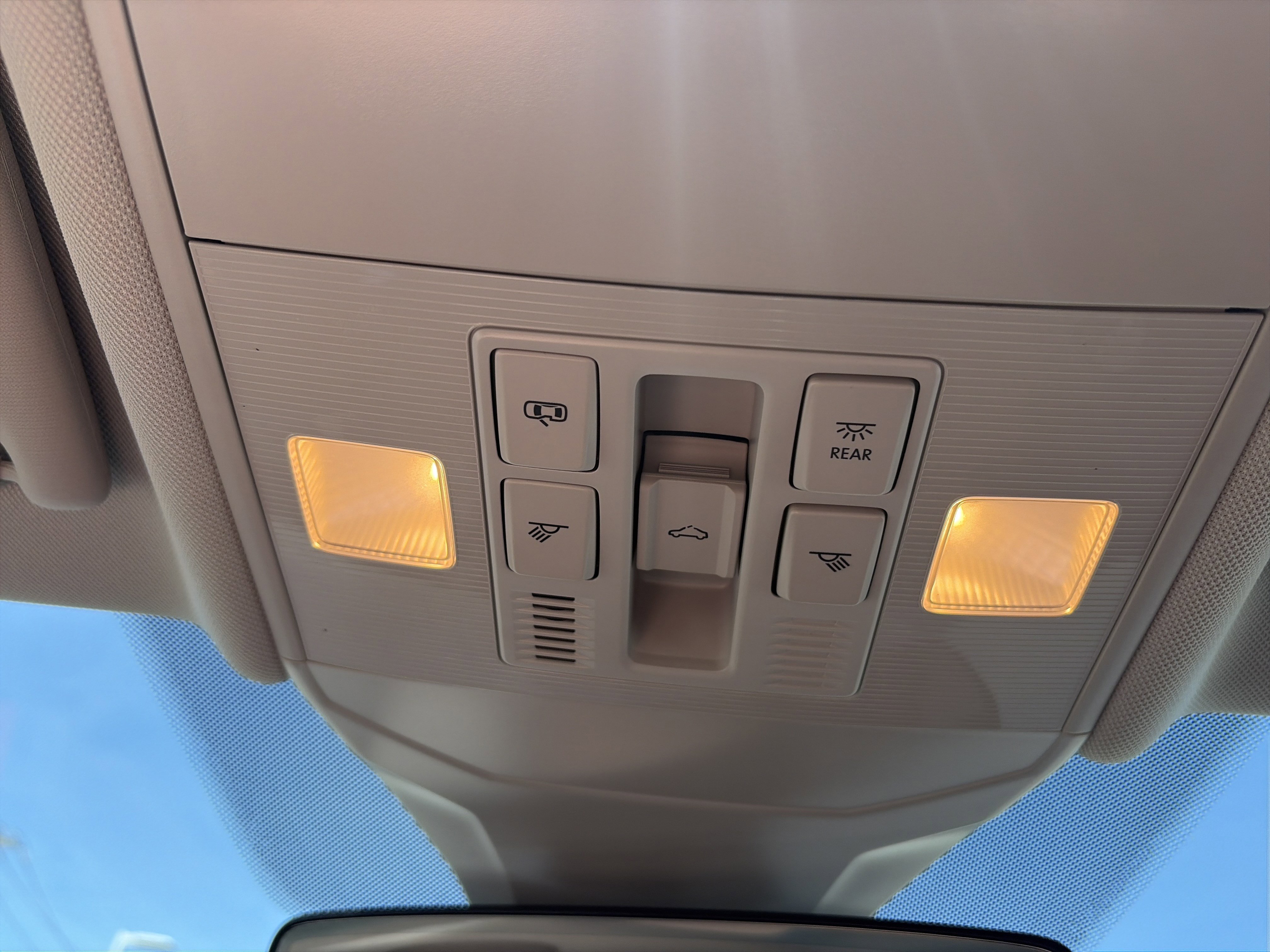 Used 2024 Volkswagen Jetta SE w/ Panoramic Sunroof Package FWD image 45