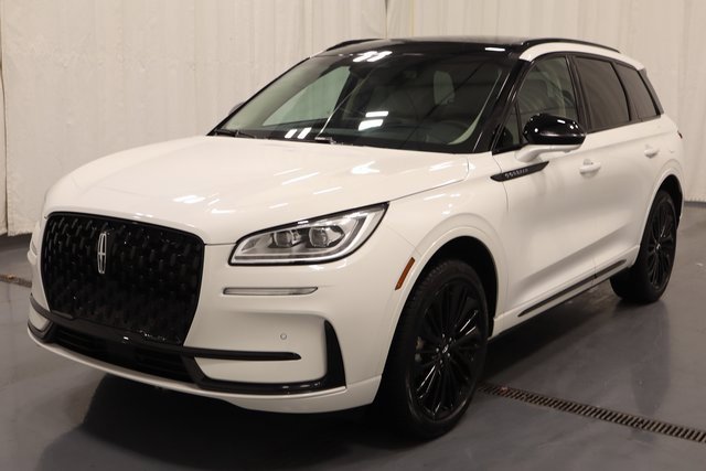 Used 2025 Lincoln Corsair Reserve w/ Equipment Group 202A image 5